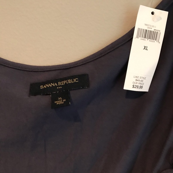 Banana Republic Rosette Scoop Neck Tee XL - Picture 3 of 4